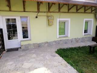 Апартаменты Kvartura z dvorukom Каменец-Подольский Апартаменты с 3 спальнями-5